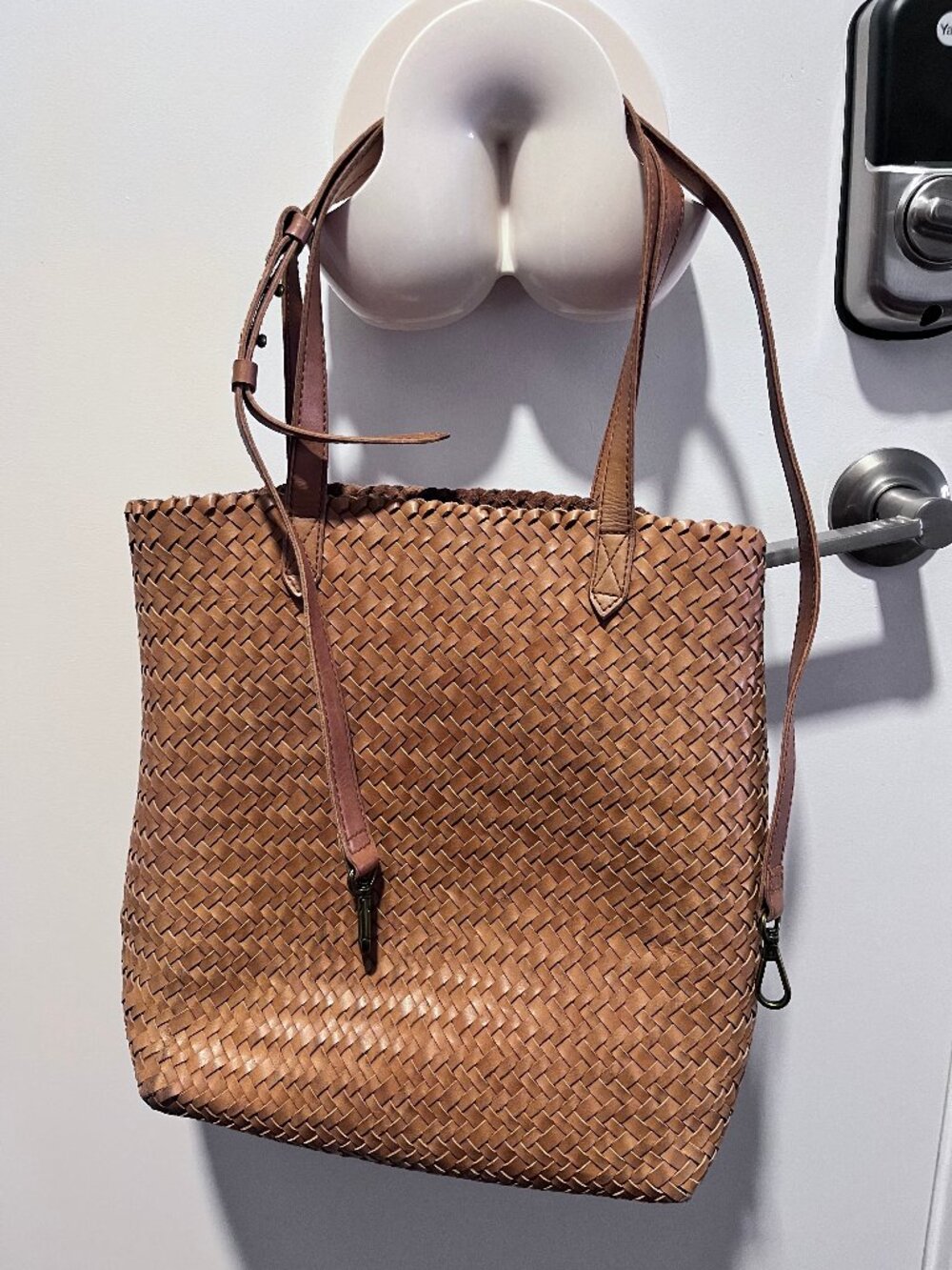 Madewell Medium Transport Tote in Woven Leather. - Picture 1 of 8